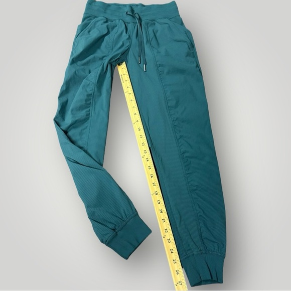 Lululemon Dance Studio Jogger Mid Rise Size Green Jasper GRNJ 25051 Sz 4 - Picture 6 of 7